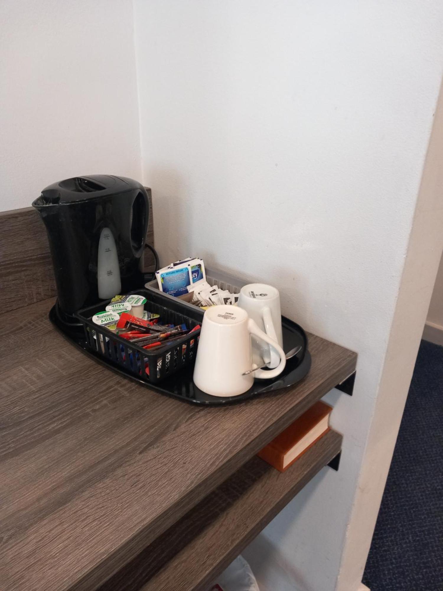 Sandown Park Lodge إيشر المظهر الخارجي الصورة