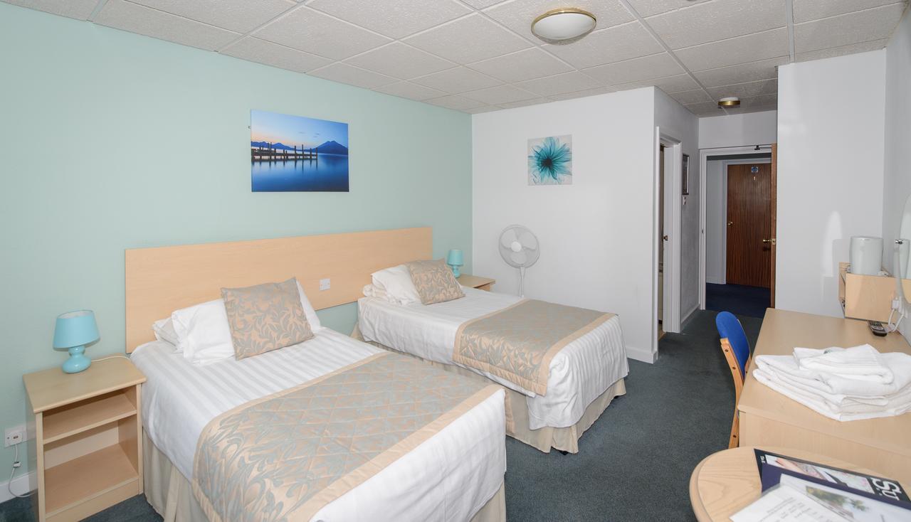 Sandown Park Lodge إيشر المظهر الخارجي الصورة